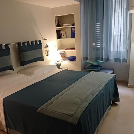 Appartement Palazzo Vaaz à Mola di Bari Extérieur photo