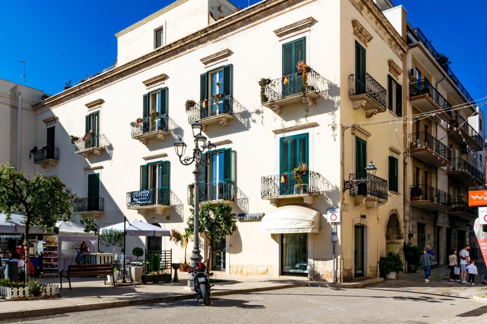 Appartement Palazzo Vaaz à Mola di Bari Extérieur photo
